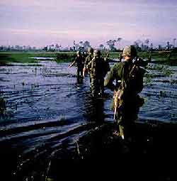 Archivn foto z boj 5. dlosteleckho regimentu. Foto: Larry Bly, US ARMY, 1968